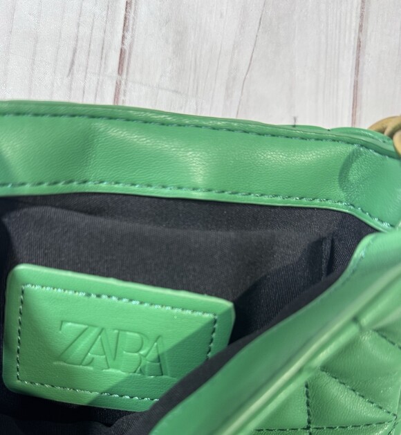 ZARA Shoulder Bag Mini Kelly Green Gold Chunky Strap Vegan Leather Inside Pocket - Picture 3 of 8